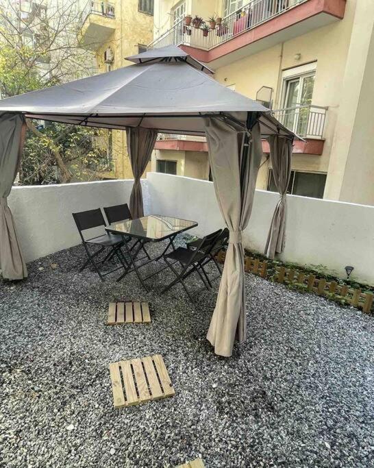 Family Apartment With Private Yard Next To Agios Dimitrios Church Tessalónica Exterior foto